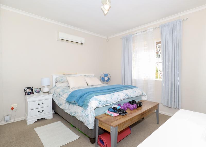To Let 3 Bedroom Property for Rent in Somerset Ridge Western Cape